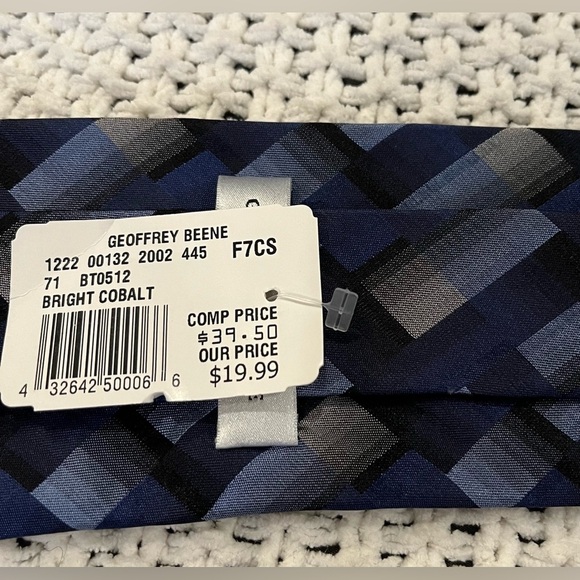 NWT Geoffrey Beene Blues/Black Wide Plaid Pattern 100% Silk Handmade Neck Tie - Picture 3 of 8